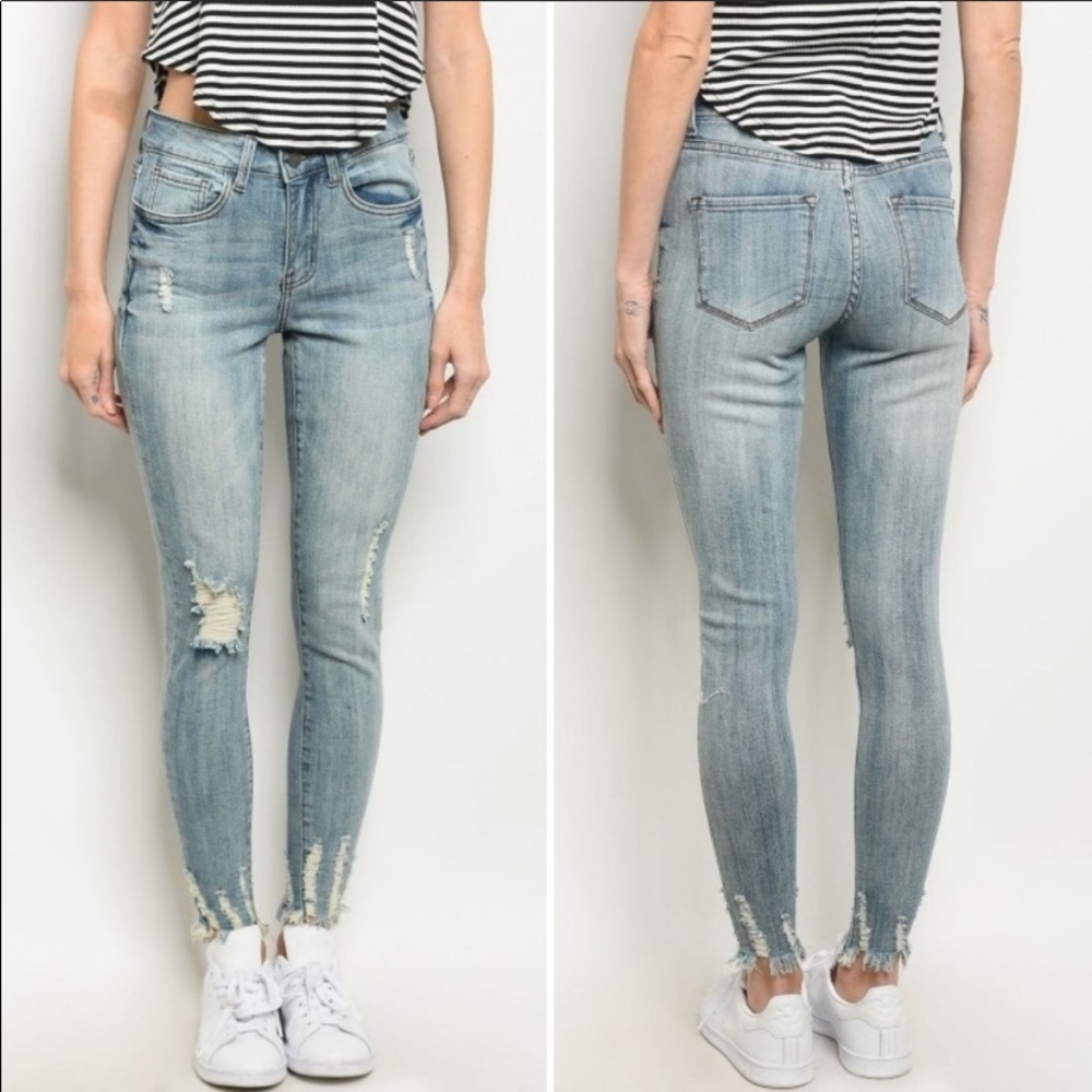 π2/$20π LAST 1 Womenβs Frayed Denim Light Skinny Jeans - Picture 3 of 8